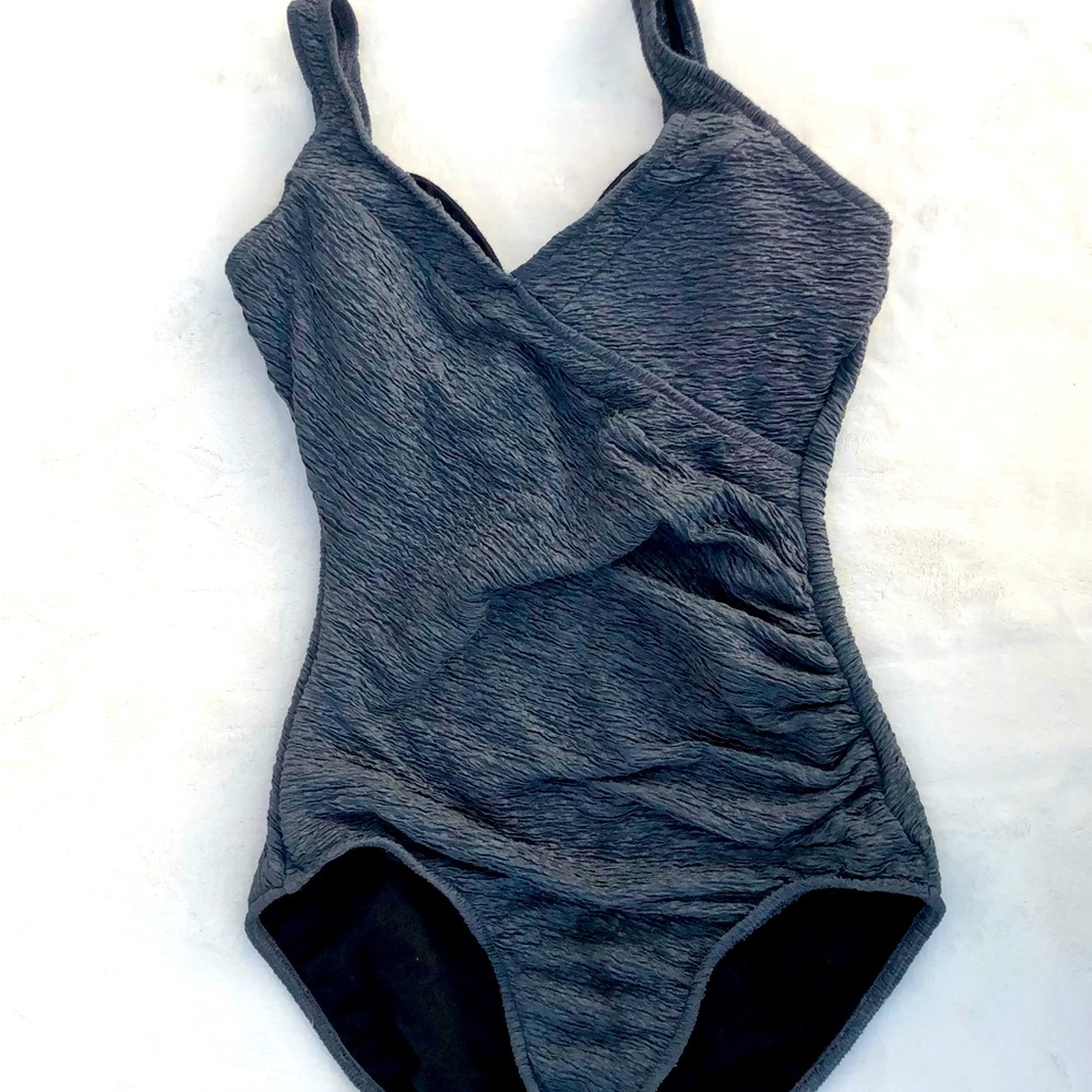One Piece Bathing Suit Swim Crinkled Ruched Gray Swimsuit Sz. Small